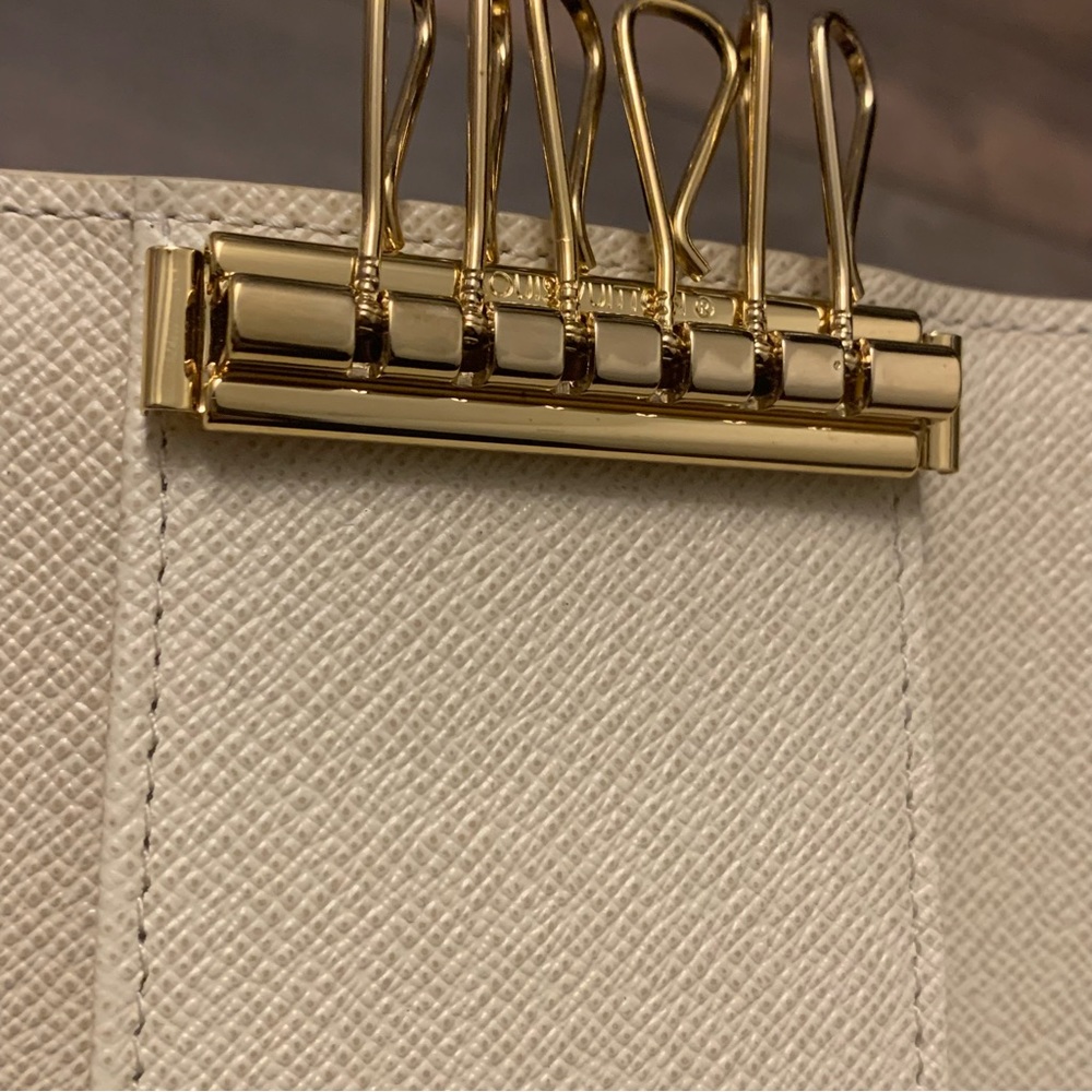 ❌SOLD❌ Louis Vuitton 6 Key Holder Case in Damier Azur Coated Canvas - Picture 10 of 12